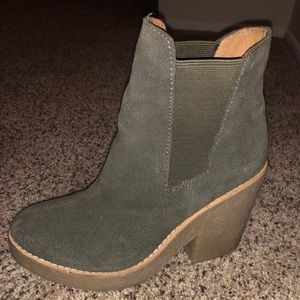 Urban Outfitters Platform boots